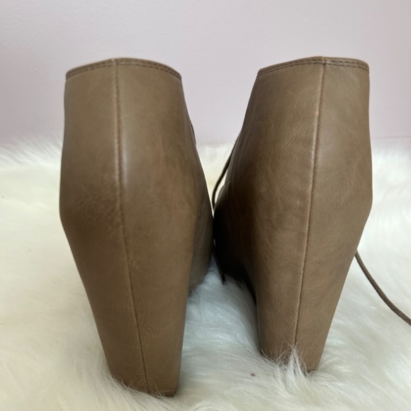 Tan Charlotte Russe platforms with laces - Picture 2 of 4